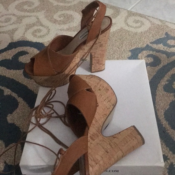 Steve Madden cork lace up sandals - Picture 5 of 7